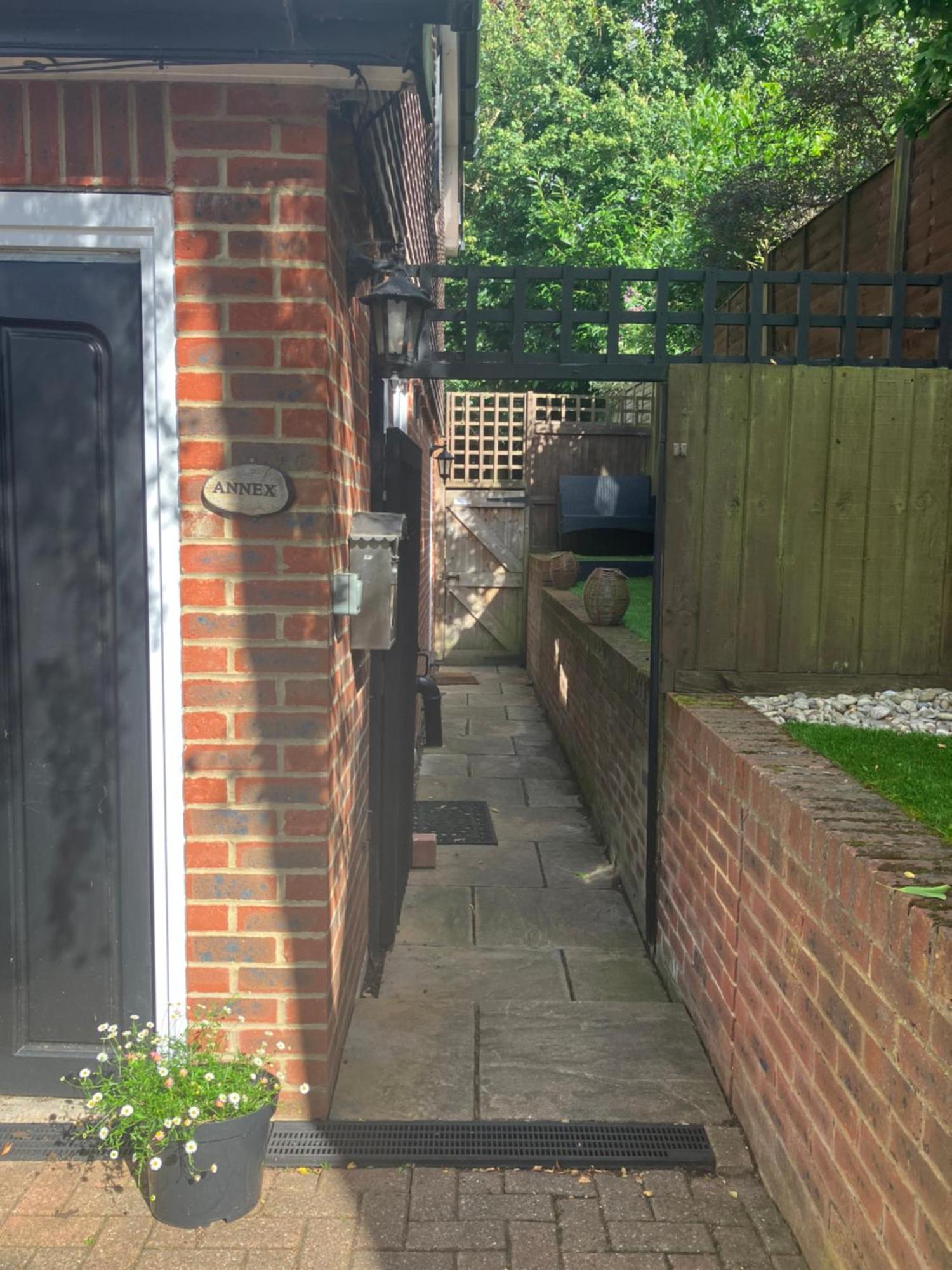 The Studio In The Annex Apartment Potters Bar Exterior foto